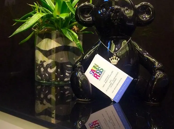 לינה וארוחת בוקר Sabin Ross 4*