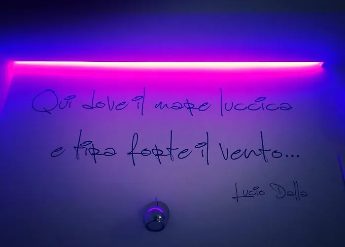 Sabin Ross לינה וארוחת בוקר 4*