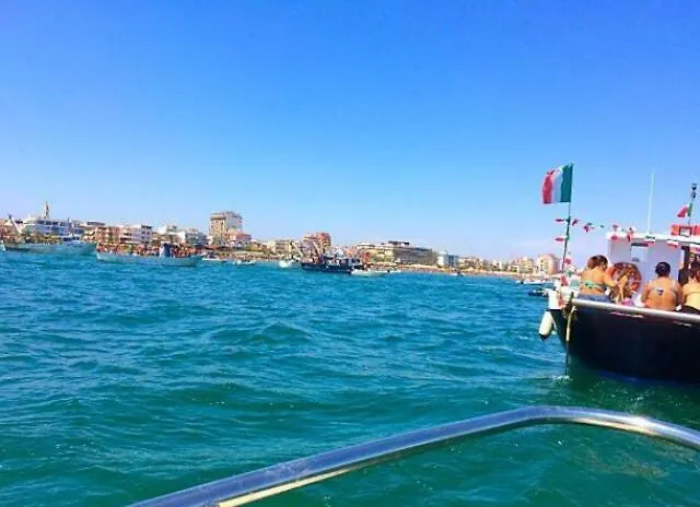 Sabin Ross לינה וארוחת בוקר 4*